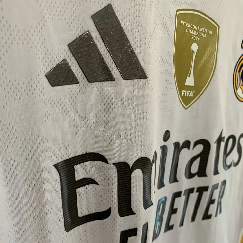 Real Madrid 2025/2026 Jerseys - Picture 4 of 15